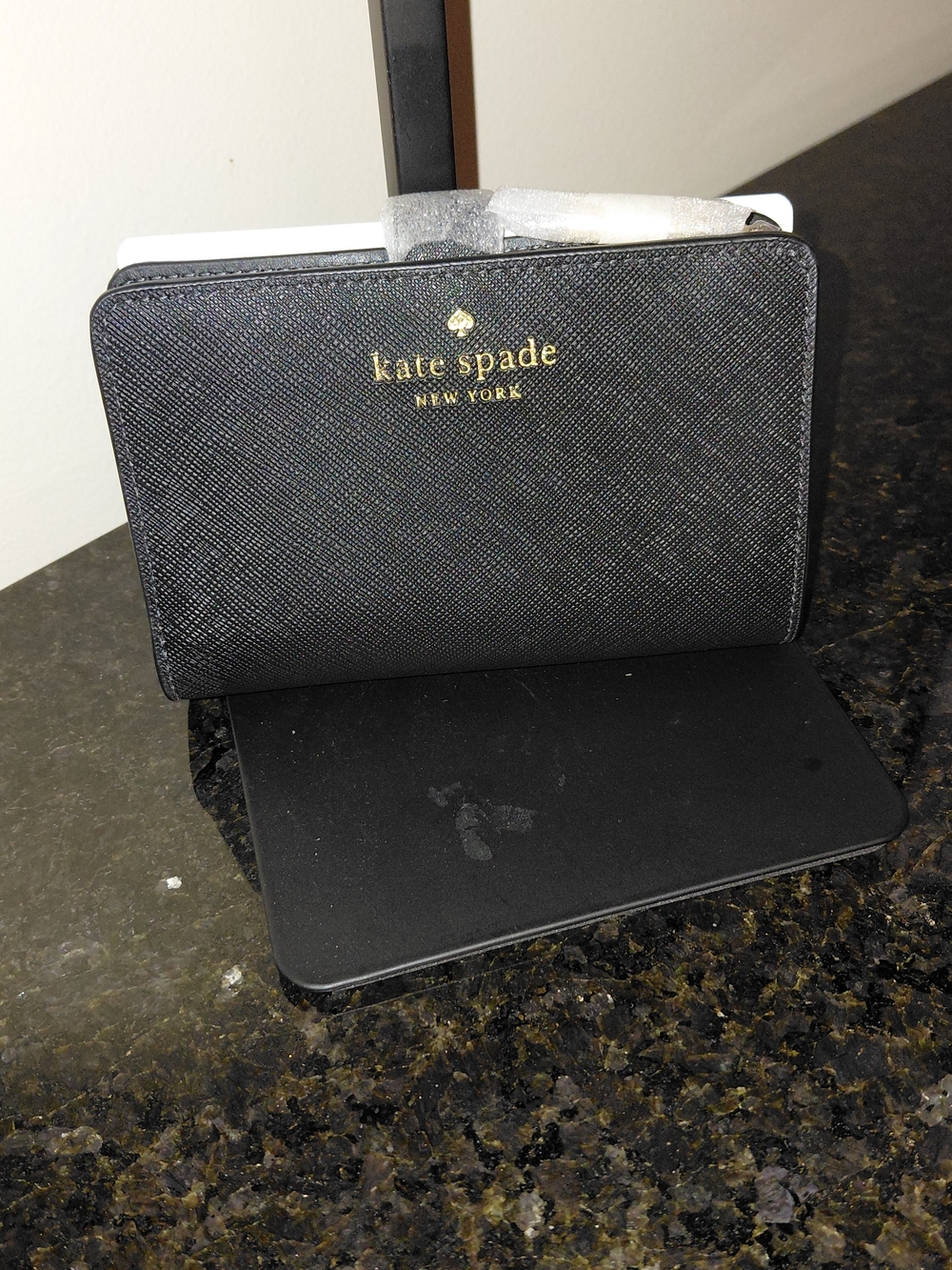 NWT kate spade New York Black Schuyler Medium Compact Wallet KG676
